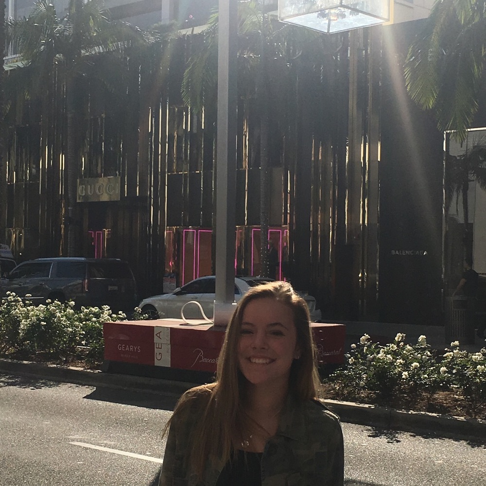 Meet your Posher, Elise